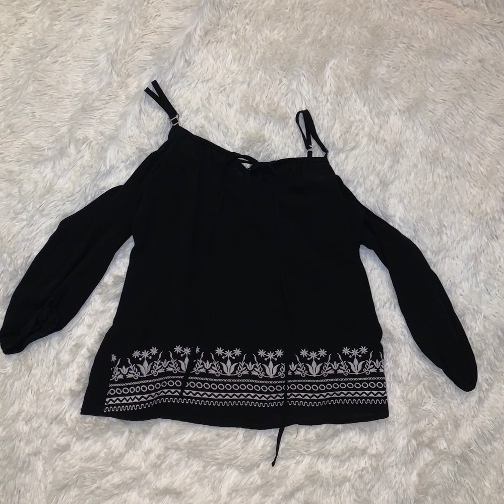 Off the shoulder long sleeve